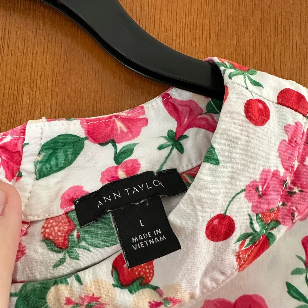 Ann Taylor Floral Sleeveless Blouse - Pink and Green - Picture 3 of 5